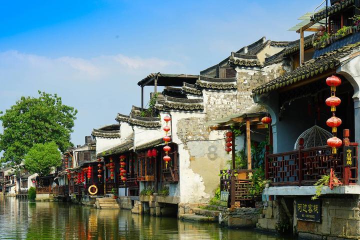 20岁赵佳丽银色亮片裙搭绑带高跟鞋，哪些细节搭配超抢镜？游戏画面